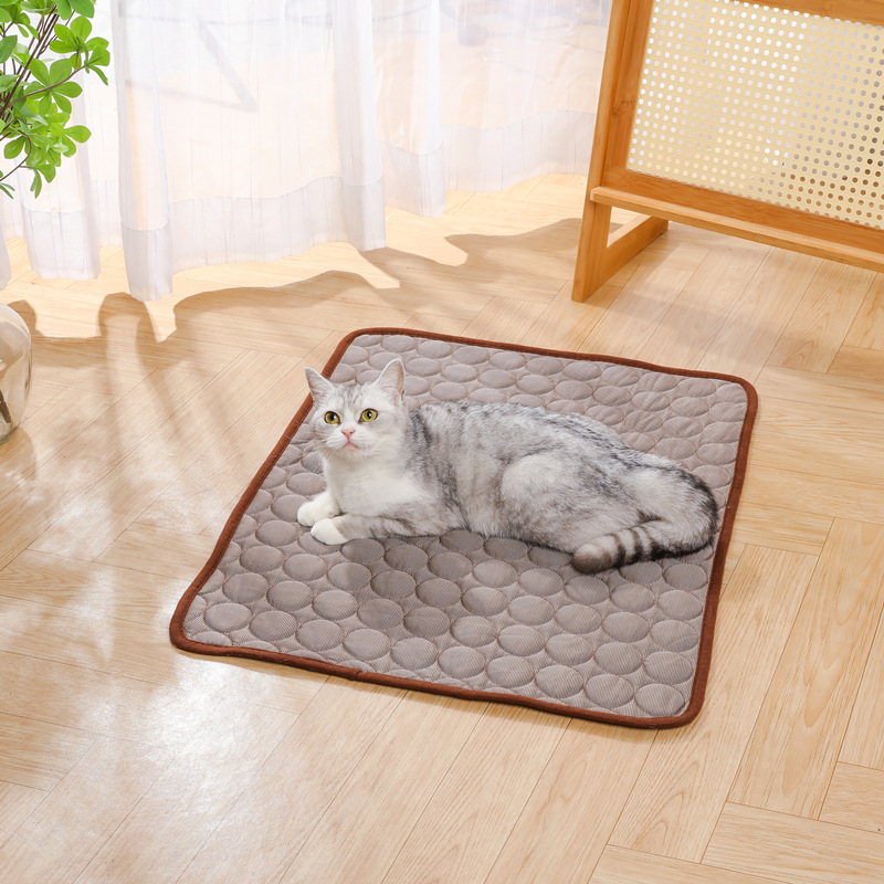 Pet Cooling Mat for Dogs Cats  - Cooling Blanket Hot Sleepers 评论和价格